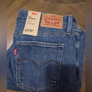 Levi's 711 Women’s Skinny Jeans in Classic Blue